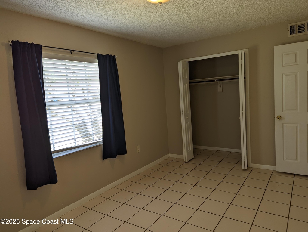 461 Ellington Avenue Se - Photo 8