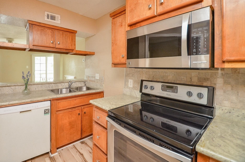 10211 Sugar Branch Drive - Photo 4
