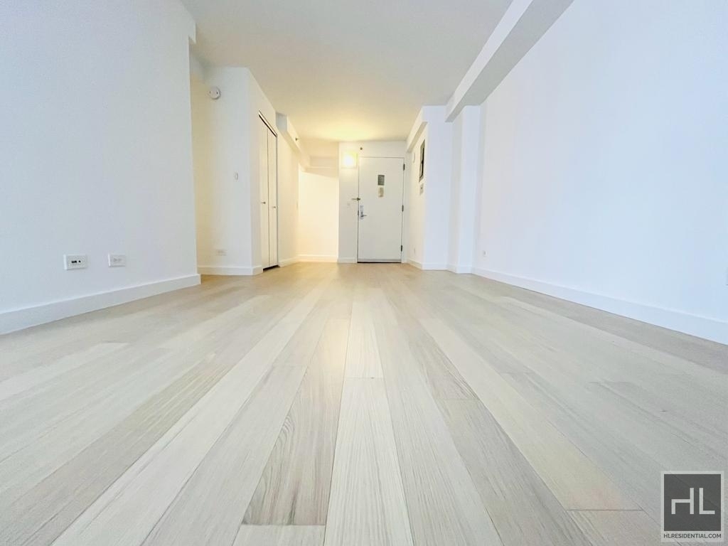 East 39th Street - Photo 2