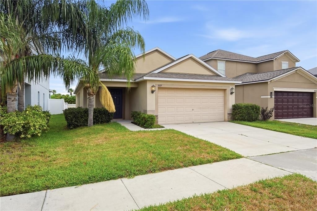 1827 Harbour Blue Street - Photo 2