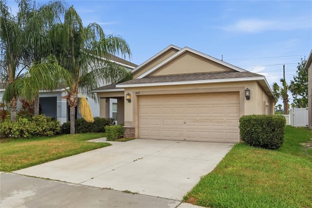 1827 Harbour Blue Street - Photo 1
