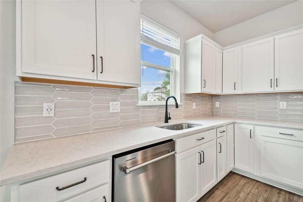 13144 Peachleaf Avenue - Photo 9