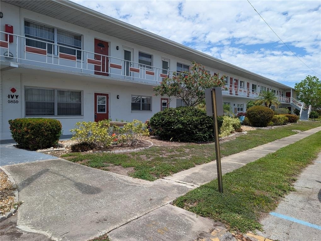 5850 18th Street N - Photo 32
