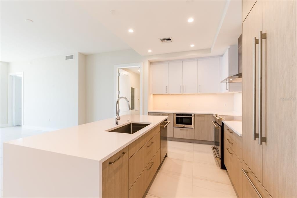 275 1st Avenue South - Photo 5