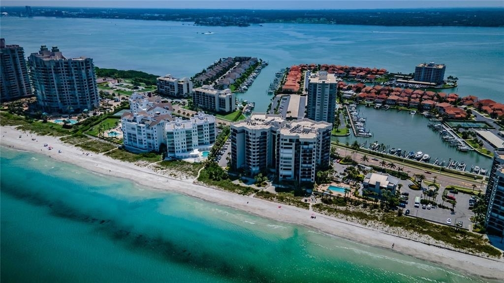 1600 Gulf Boulevard - Photo 2