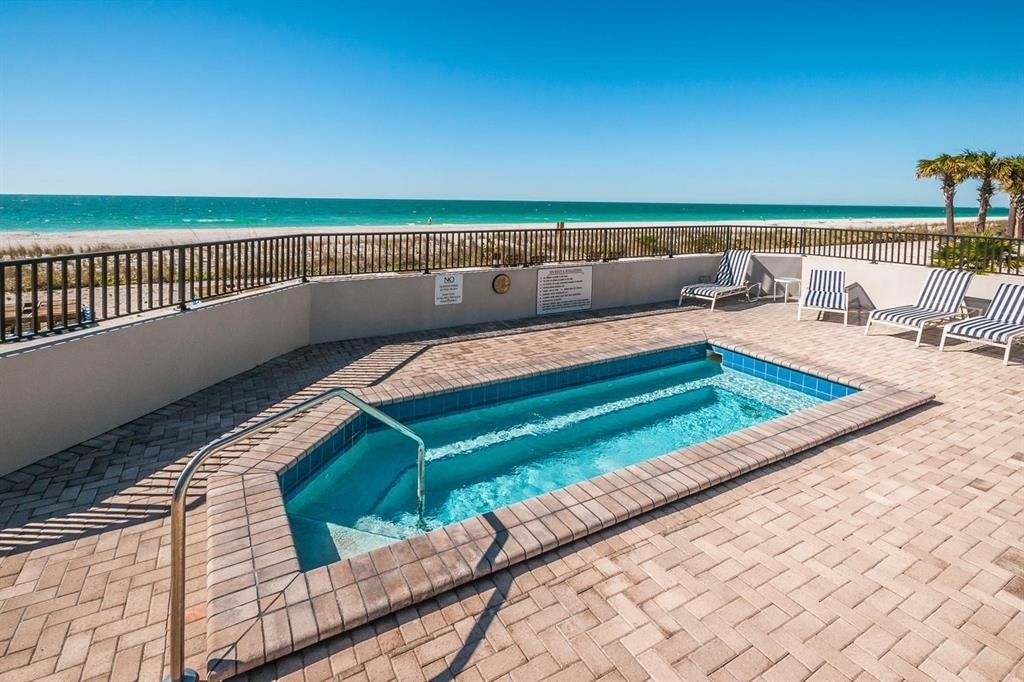 1600 Gulf Boulevard - Photo 5