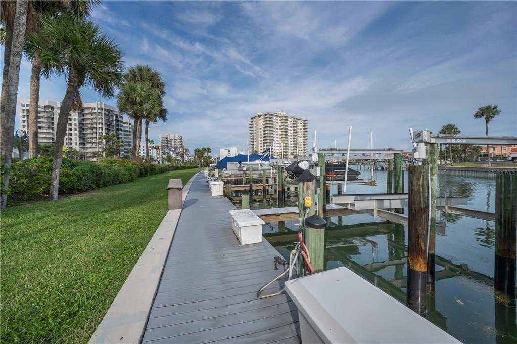 1600 Gulf Boulevard - Photo 8
