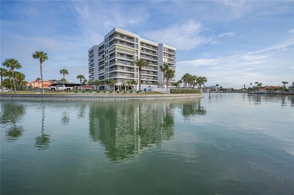 1600 Gulf Boulevard - Photo 9