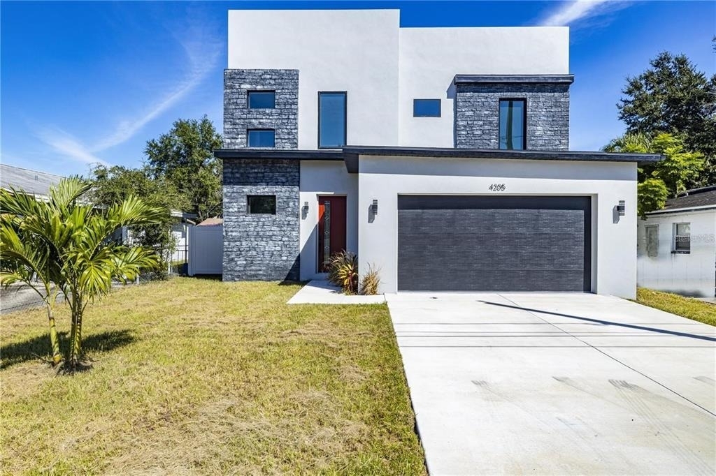 4205 W Arch Street - Photo 0