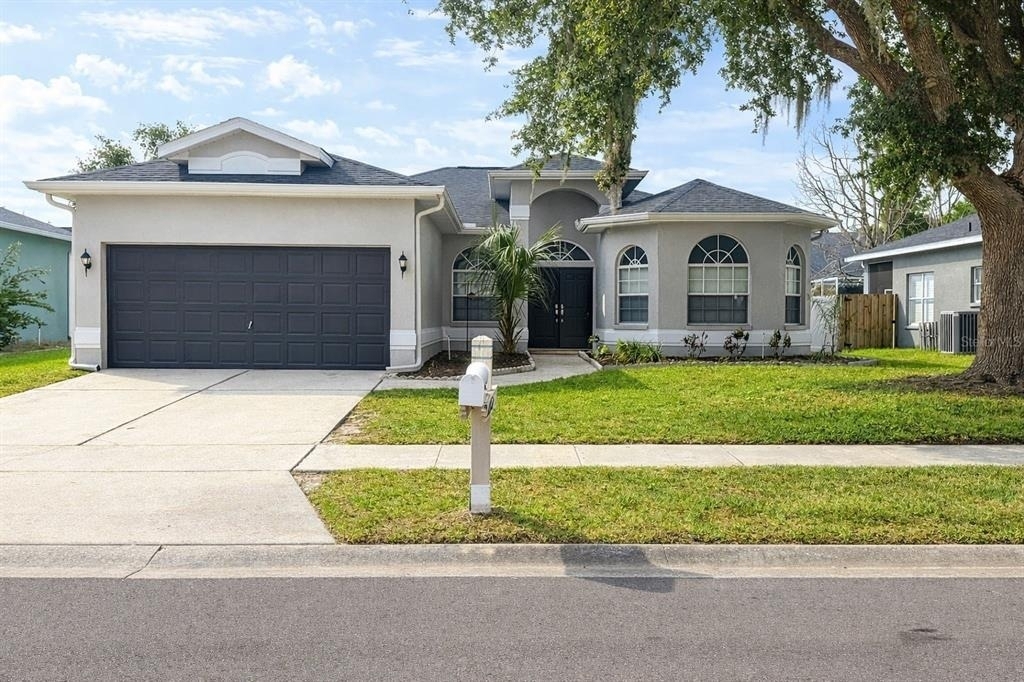 28202 Brokenmead Path - Photo 0