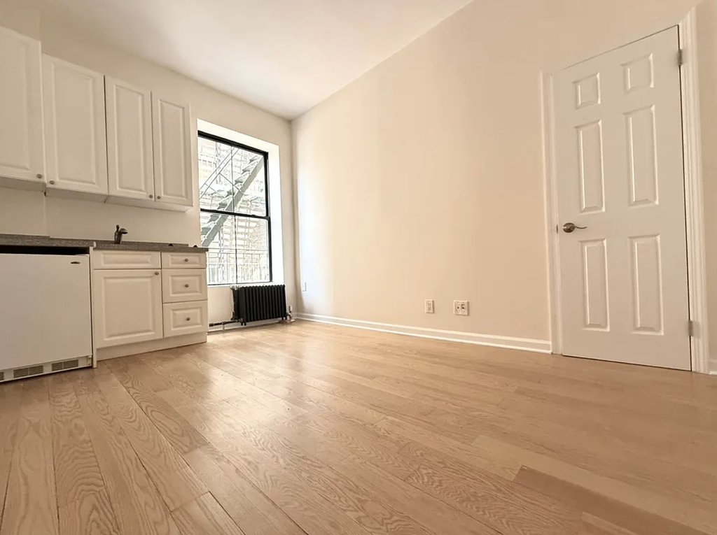 West 72nd Street - Photo 0