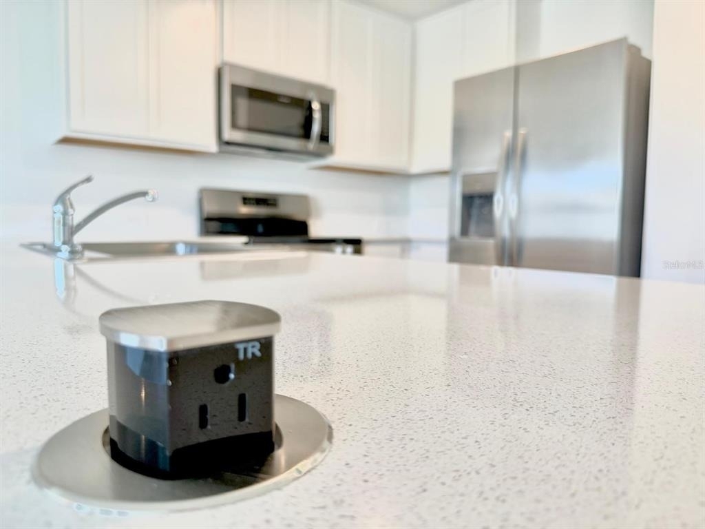 836 Lynx Street - Photo 6