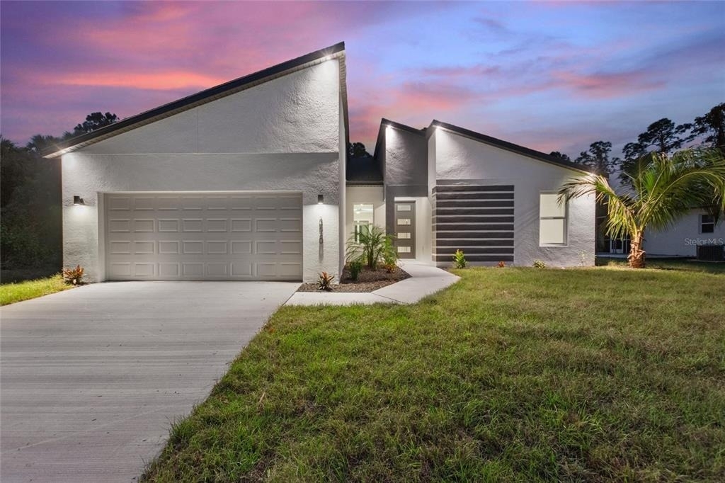 3707 Fontainebleau Street - Photo 0