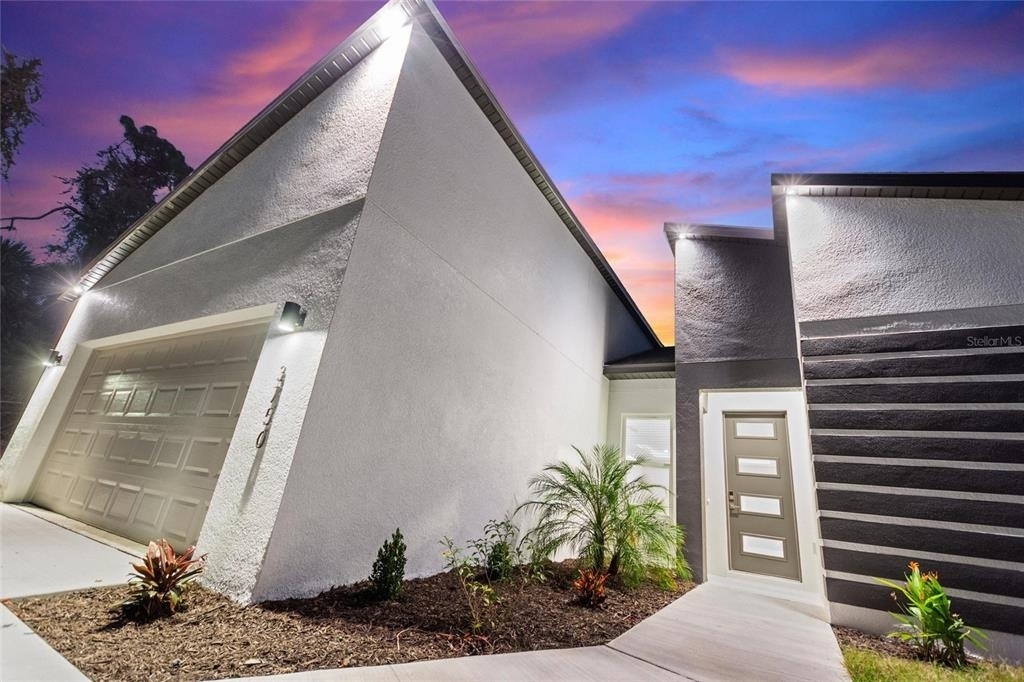 3707 Fontainebleau Street - Photo 2