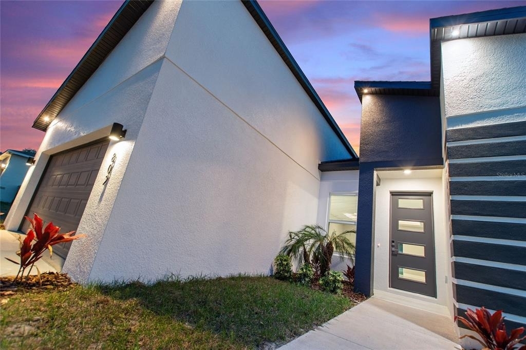 802 James Drive - Photo 2