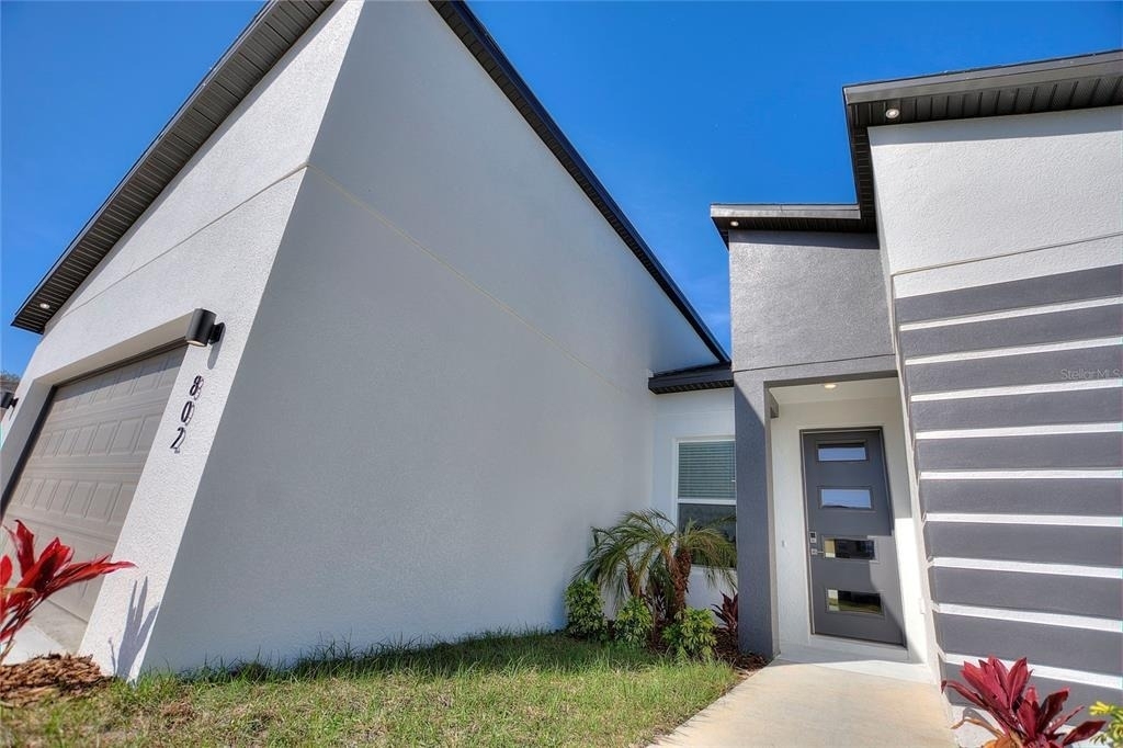802 James Drive - Photo 3