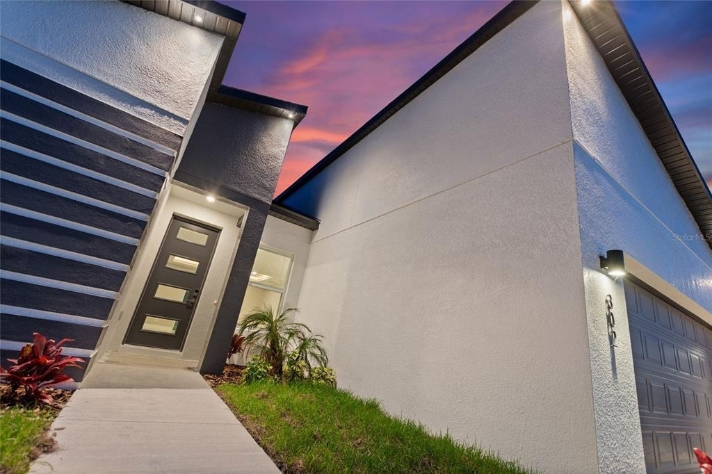 302 Elderberry Court - Photo 3