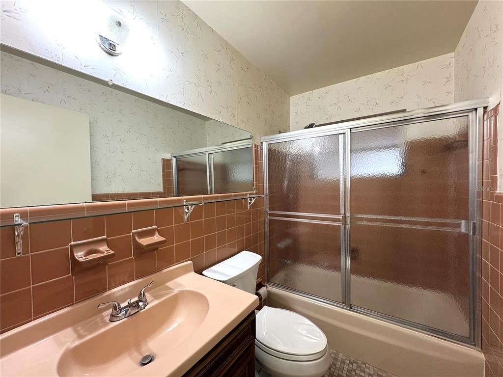 1074 Gerona Avenue - Photo 0