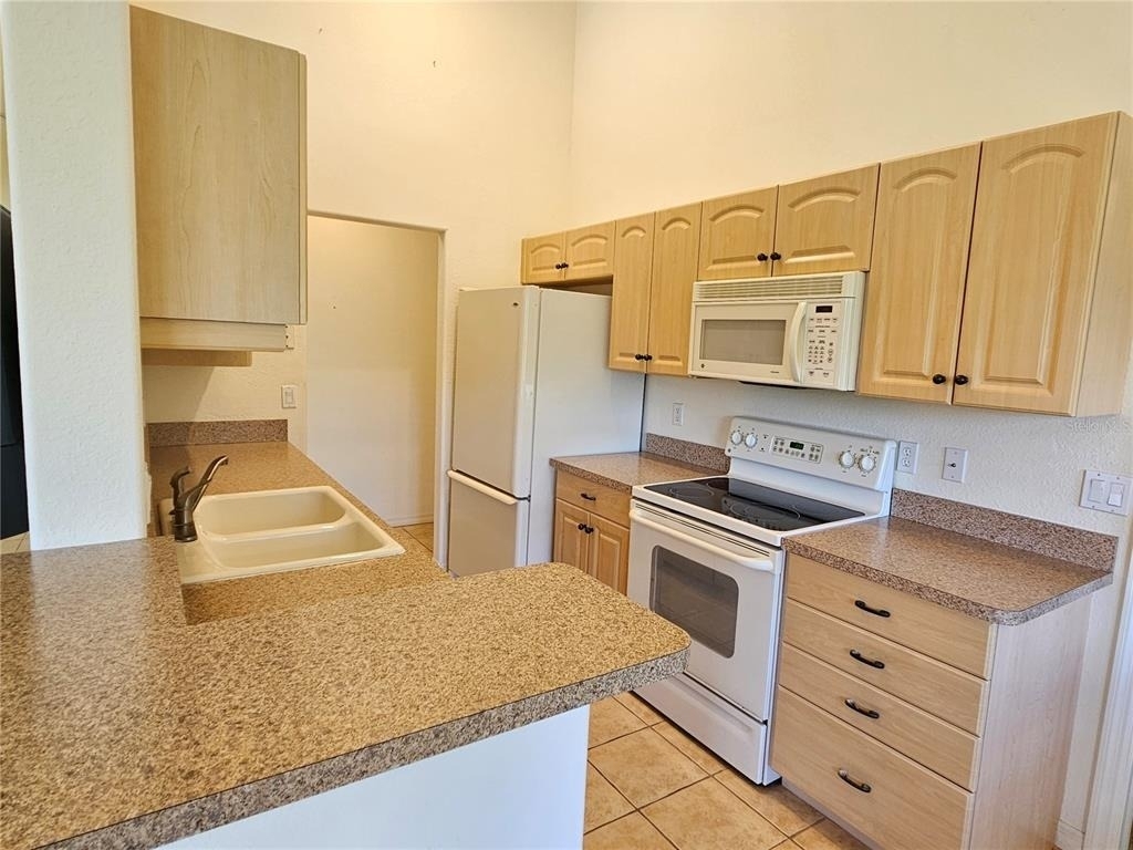 904 Casa Del Lago Way - Photo 19