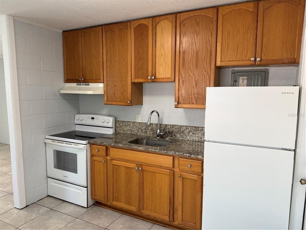 1009 Mccormack Street - Photo 6