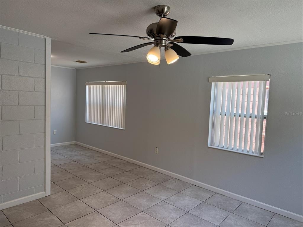 1009 Mccormack Street - Photo 4