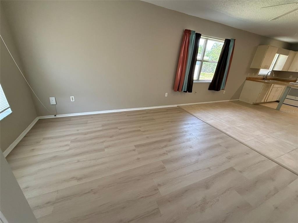 11081 Pendleton Avenue - Photo 11