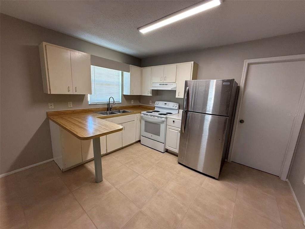 11081 Pendleton Avenue - Photo 2