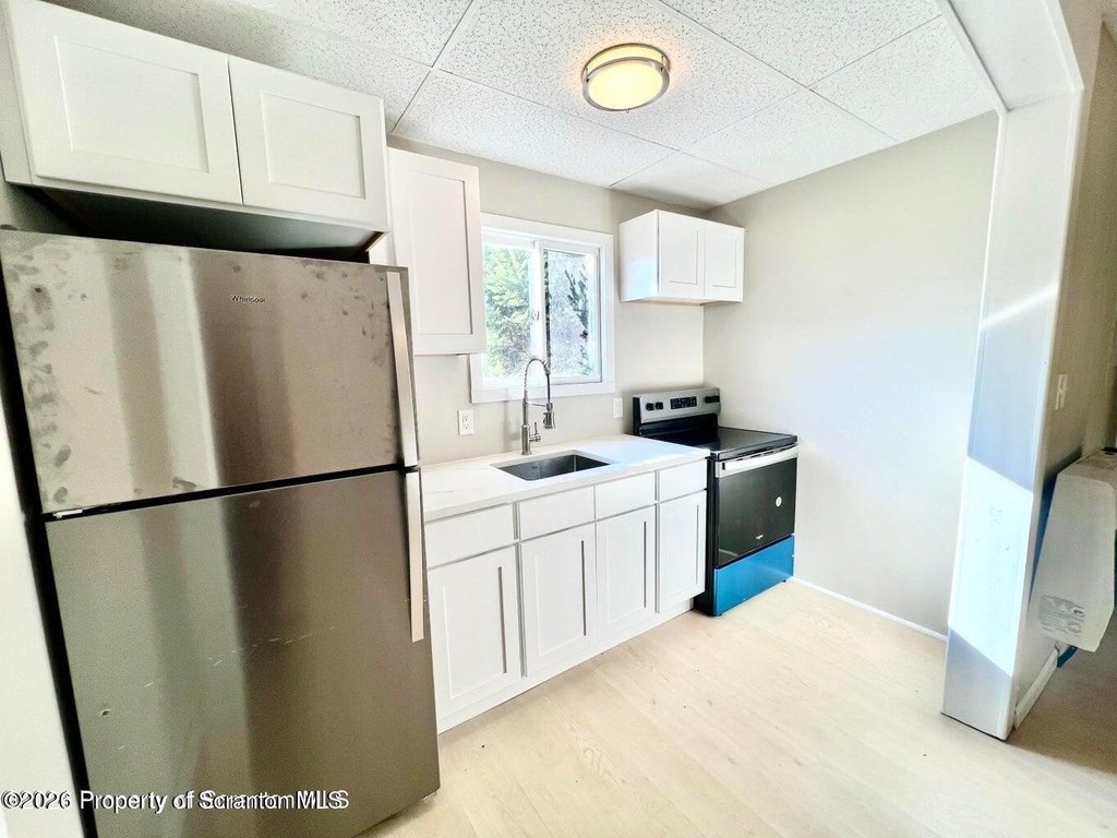 500 4th Avenue - Photo 0