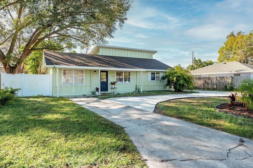 2676 Martin Street - Photo 0
