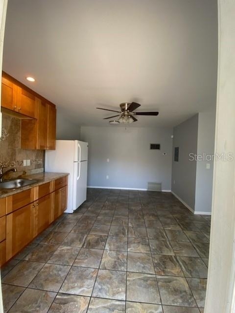 512 Barcelona Avenue - Photo 2
