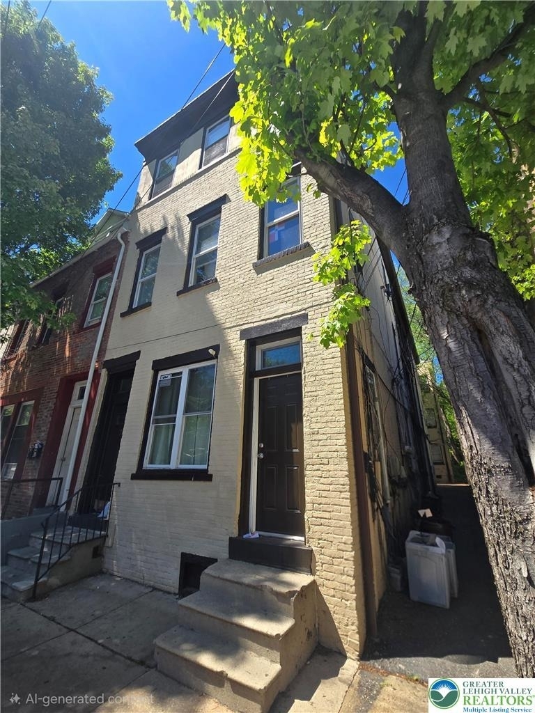 713 W Gordon Street - Photo 0