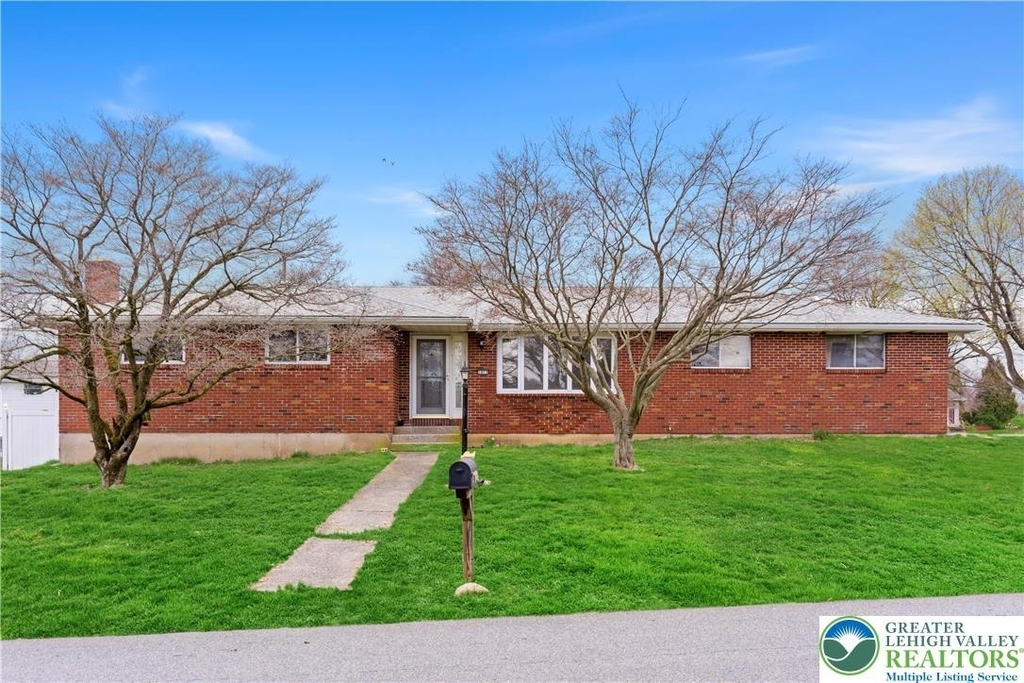 1471 2nd Street - Photo 2