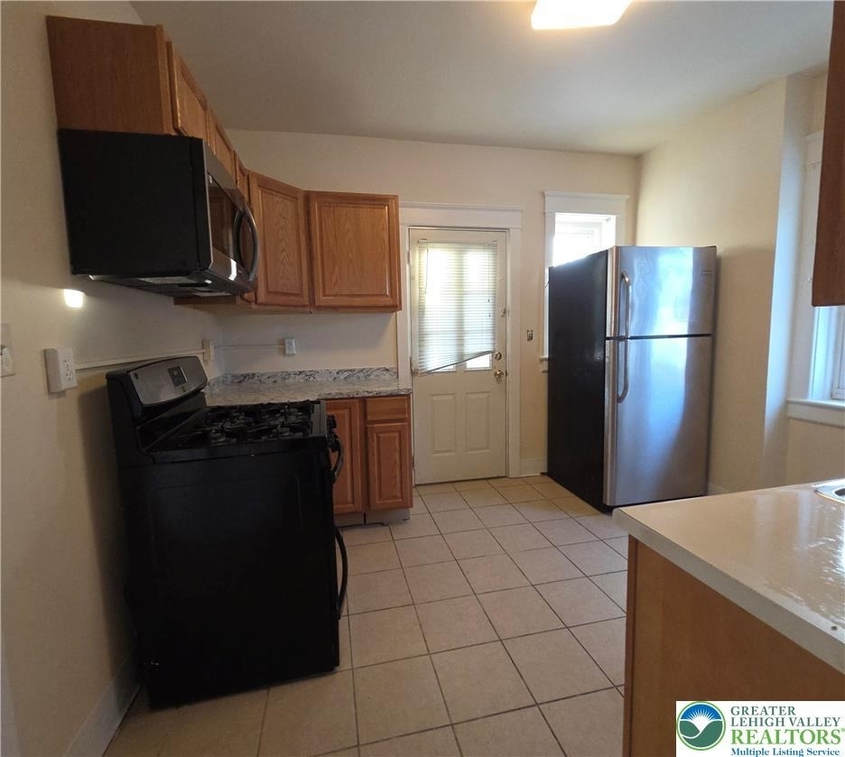 830 Media Street - Photo 4