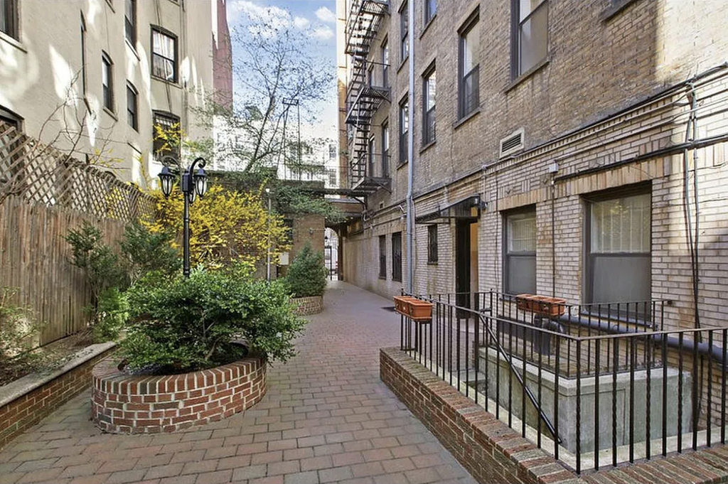 172 East 91st Street - Photo 1