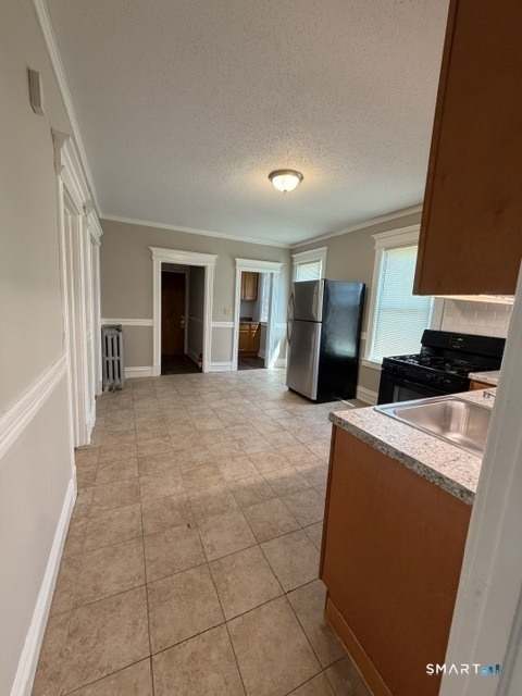 370 Maple Avenue - Photo 3