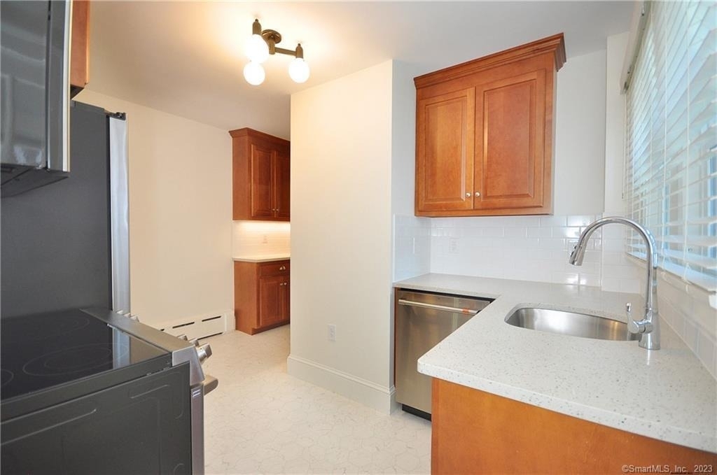 10 Poquonock Avenue - Photo 5