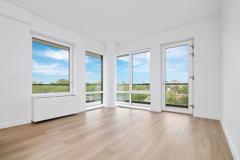 71-82 Parsons Boulevard - Photo 1