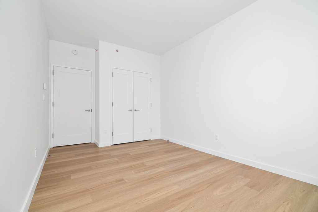 71-82 Parsons Boulevard - Photo 5