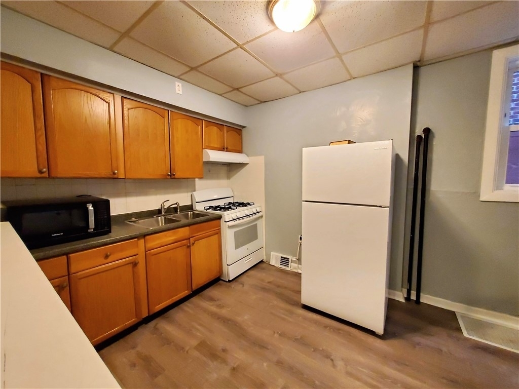 430 Grace St - Photo 5