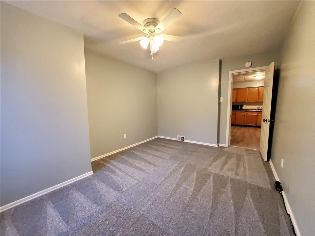 430 Grace St - Photo 1