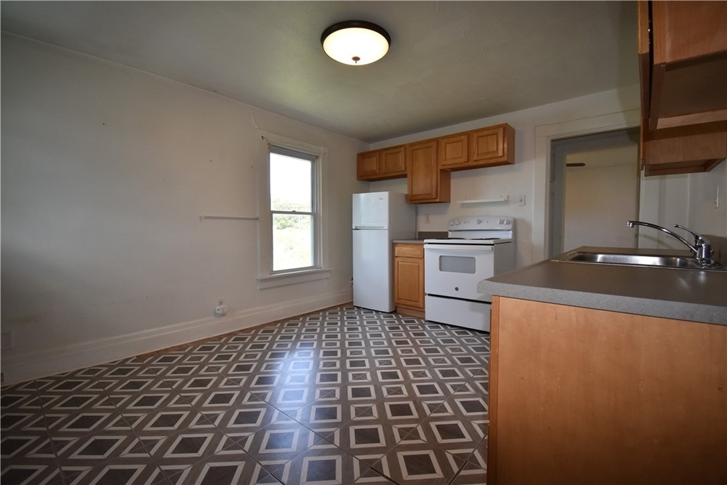 638 Pittsburgh St - Photo 8