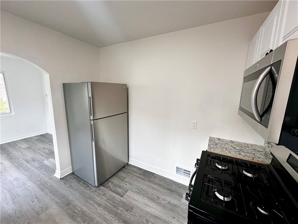 1410 Fallowfield Ave - Photo 5
