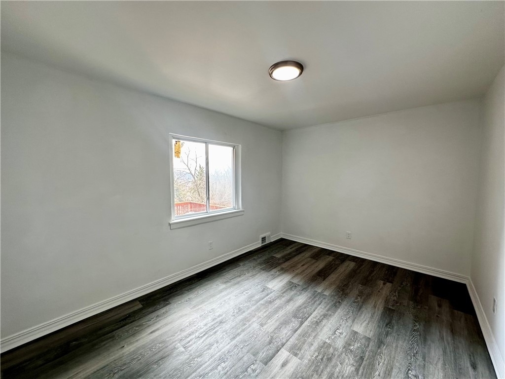 1410 Fallowfield Ave - Photo 7