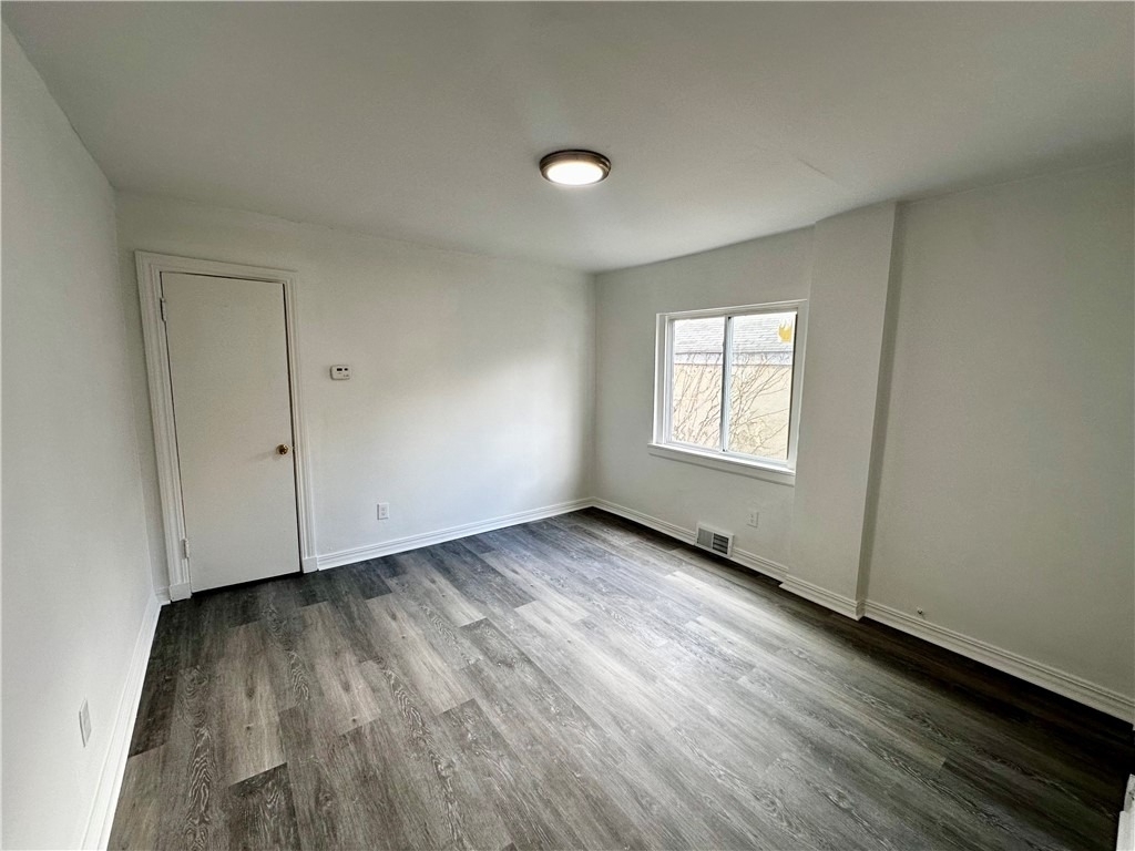 1410 Fallowfield Ave - Photo 6