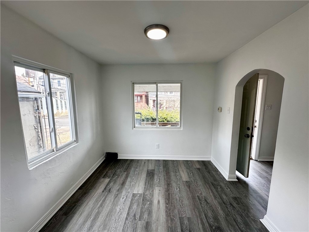 1410 Fallowfield Ave - Photo 3