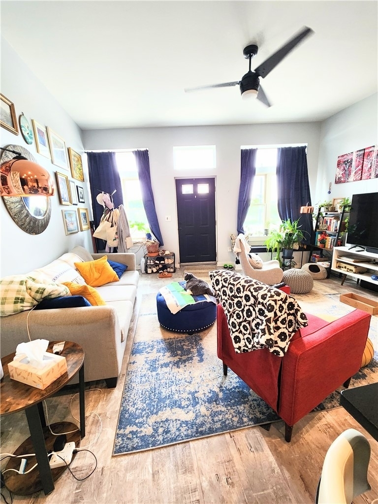 6026 Butler St - Photo 2
