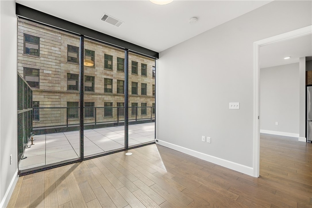 350 Oliver Ave - Photo 6