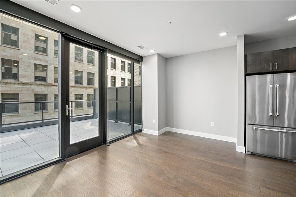 350 Oliver Ave - Photo 5