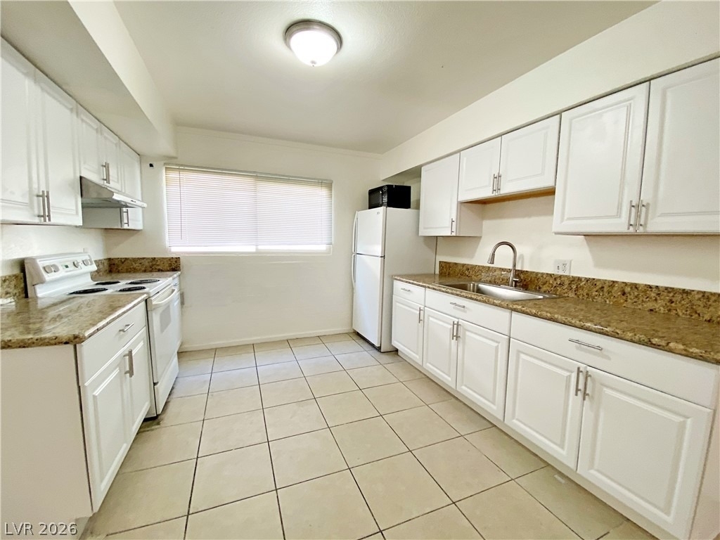 1904 Rexford Drive - Photo 5