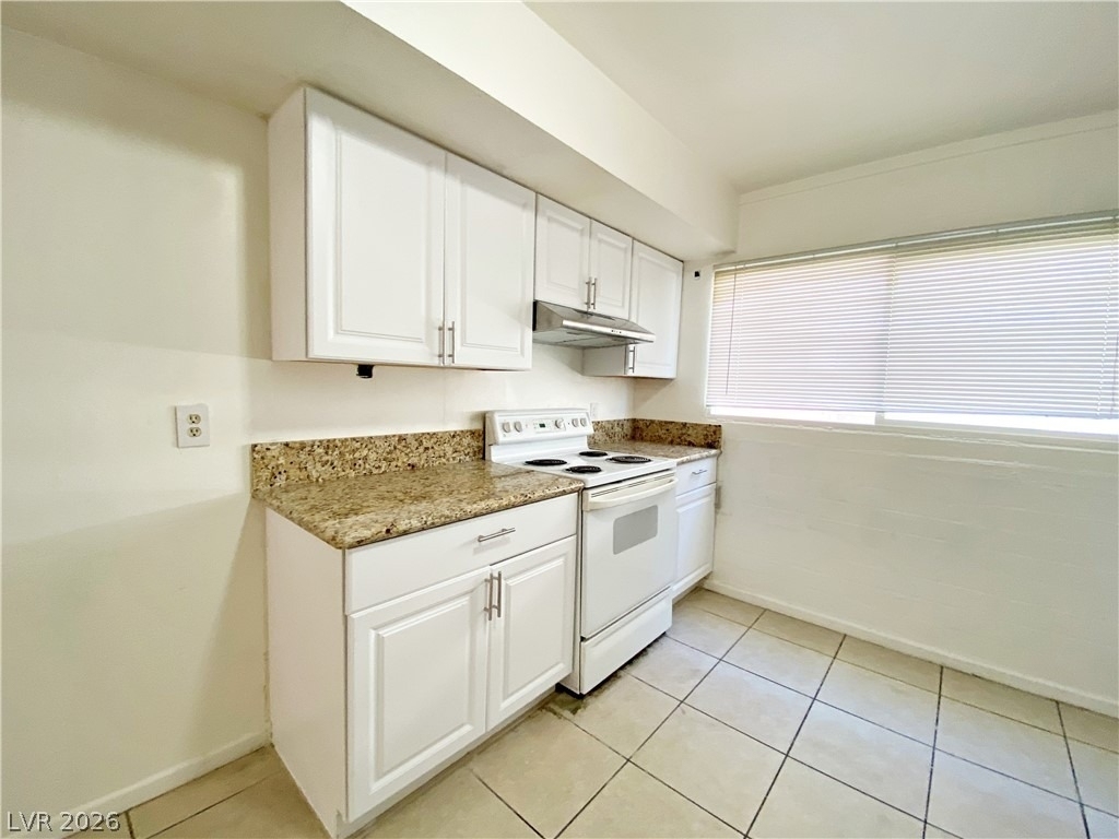 1904 Rexford Drive - Photo 3